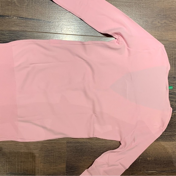NWOT pink Benetton sweater - never worn. - Picture 5 of 6